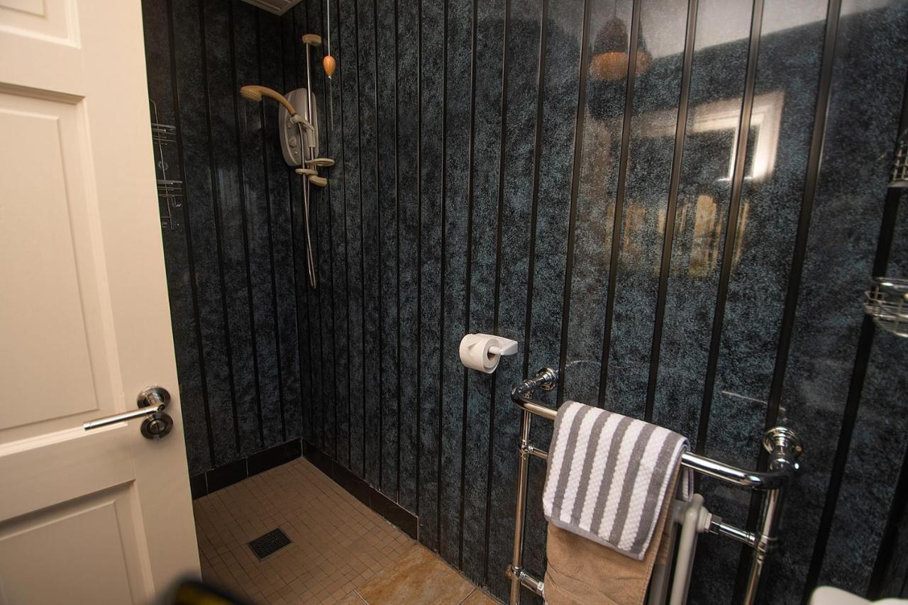Bradog House - Beautiful 4 Bedroom House In Central בונדוראן מראה חיצוני תמונה