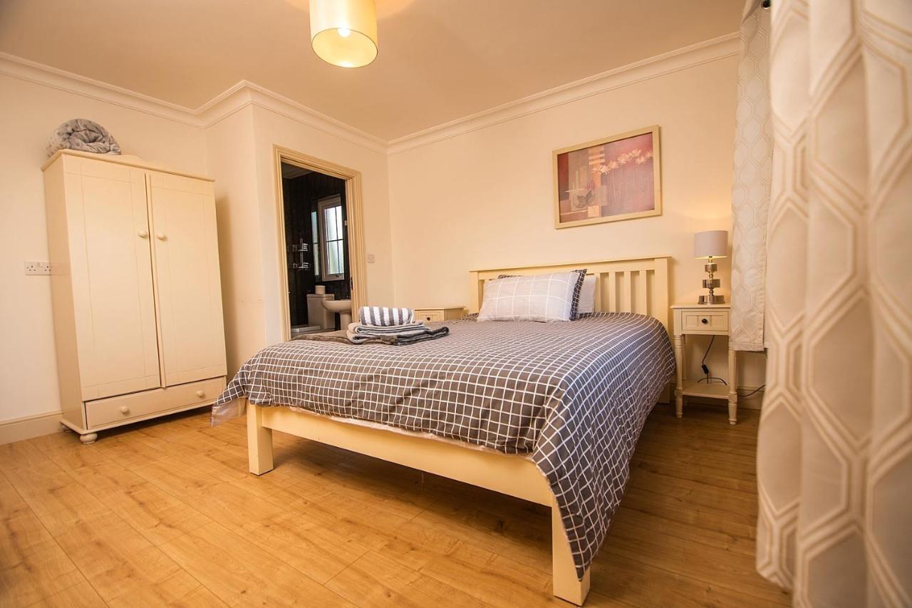 Bradog House - Beautiful 4 Bedroom House In Central בונדוראן מראה חיצוני תמונה